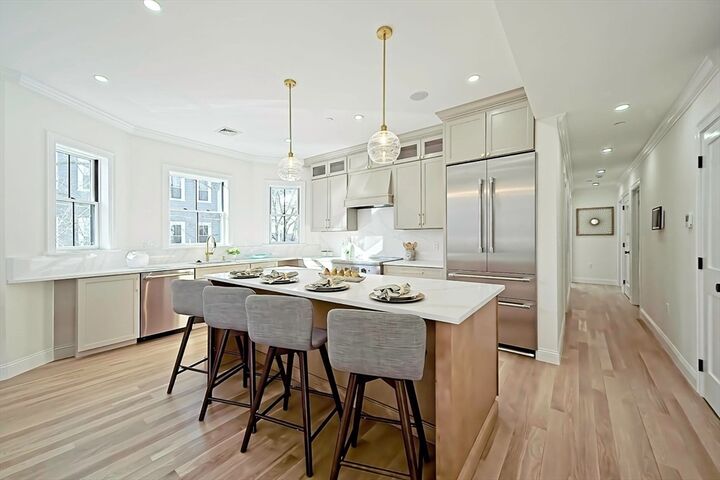 Property Photo:  252 Lexington Avenue 3  MA 02138 