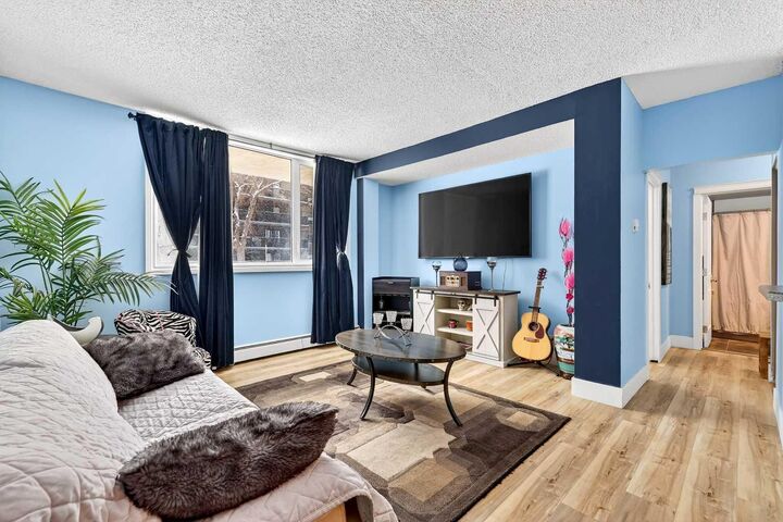 Property Photo:  1312 13 Avenue SW 102  AB T3C 0T3 