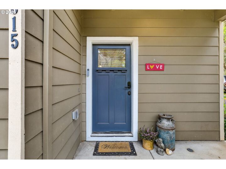 Property Photo:  8615 SE 55th Ave  OR 97206 