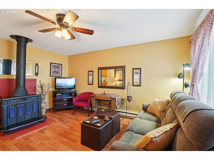 Property Photo:  9934 N Central St  OR 97203 