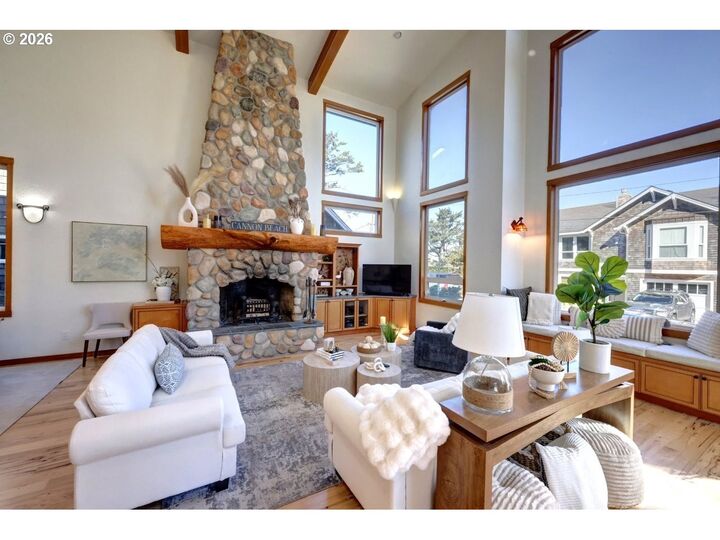 Property Photo:  163 W 1st Ave  OR 97110 