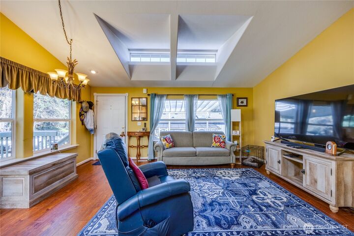 Property Photo:  600 NE  Lincoln Rd 35  WA 98370 