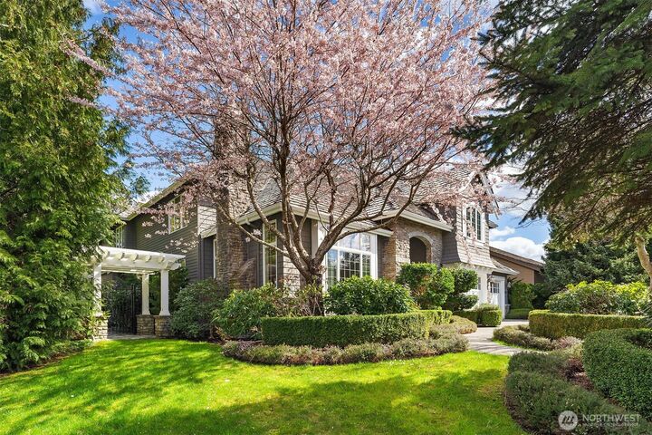 Property Photo:  2330  279th Drive SE  WA 98027 