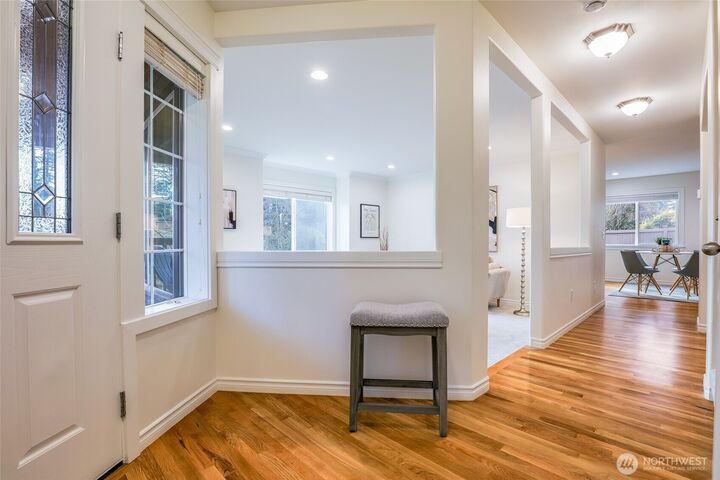 Property Photo:  725 N 198th Street  WA 98133 