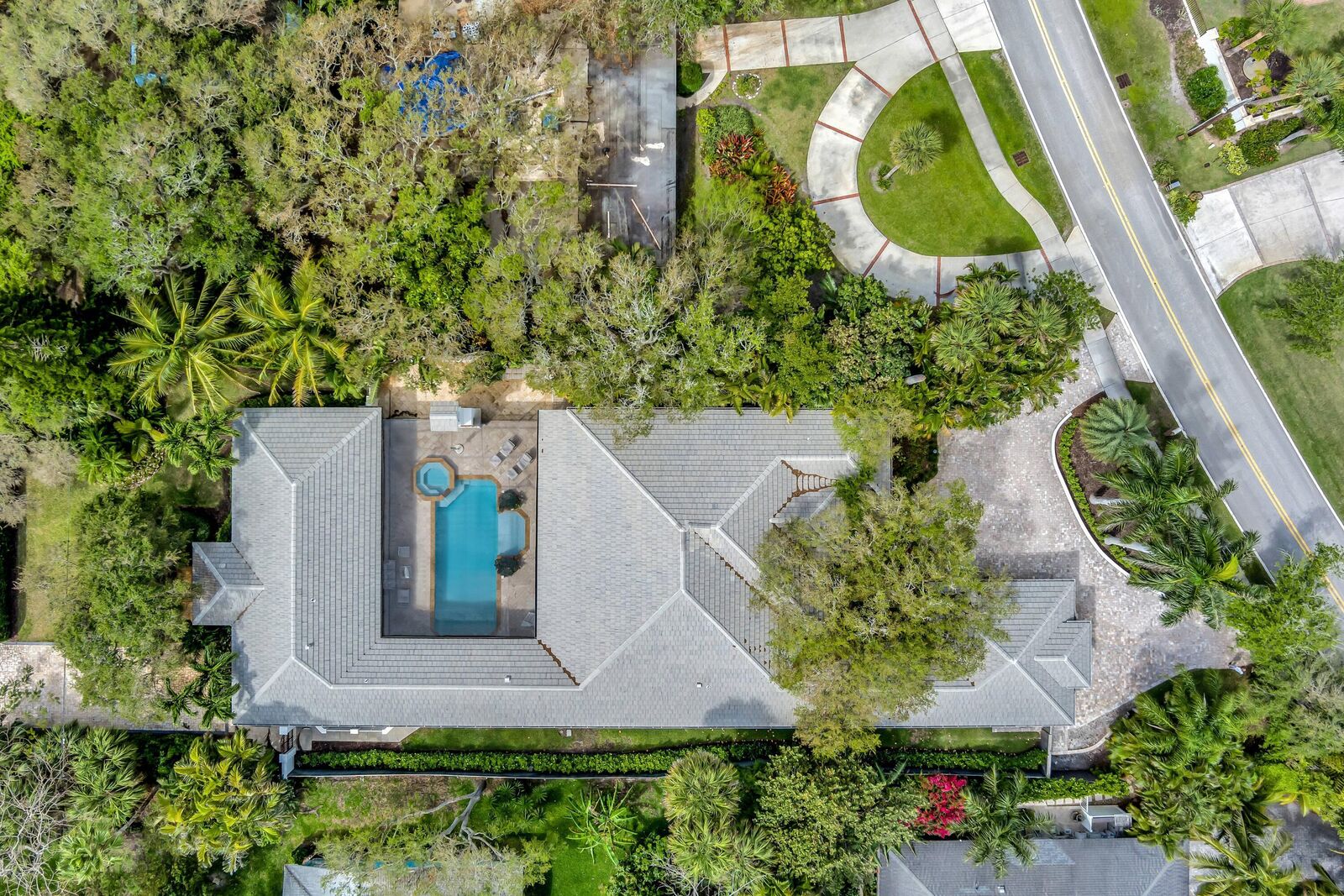 Property Photo:  544 Live Oak Road  FL 32963 