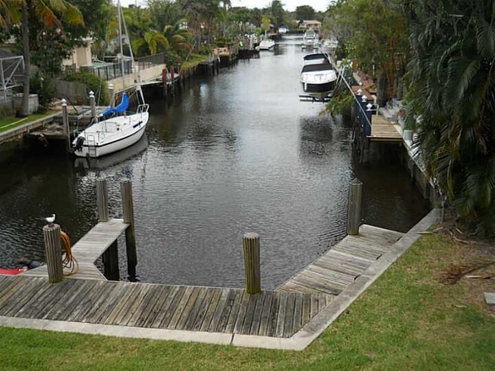 Property Photo:  520 SW 15th Street 101  FL 33060 