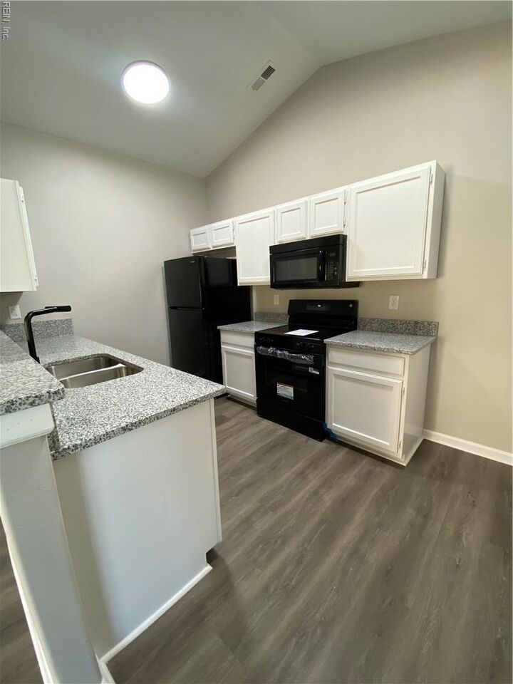 Property Photo:  2704 Big Bend Ct  VA 23321 
