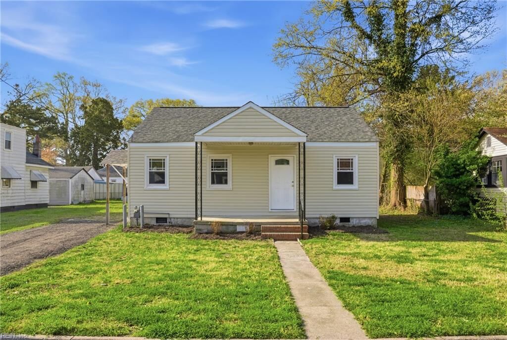 Property Photo:  28 Fiske St  VA 23702 