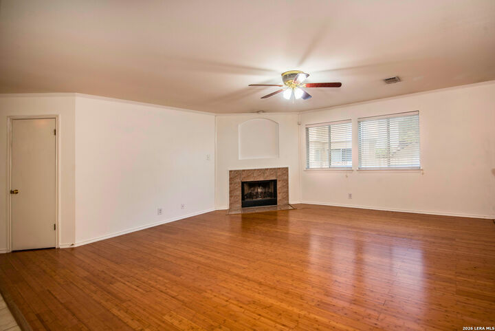 Property Photo: 7127 Still Hollow TX 78244