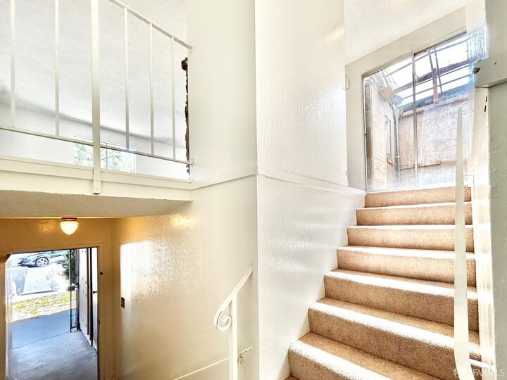 Property Photo:  19 Blossom Court  CA 94014 