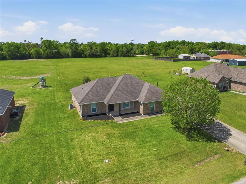 Property Photo:  504 Hanna Street  LA 70647 