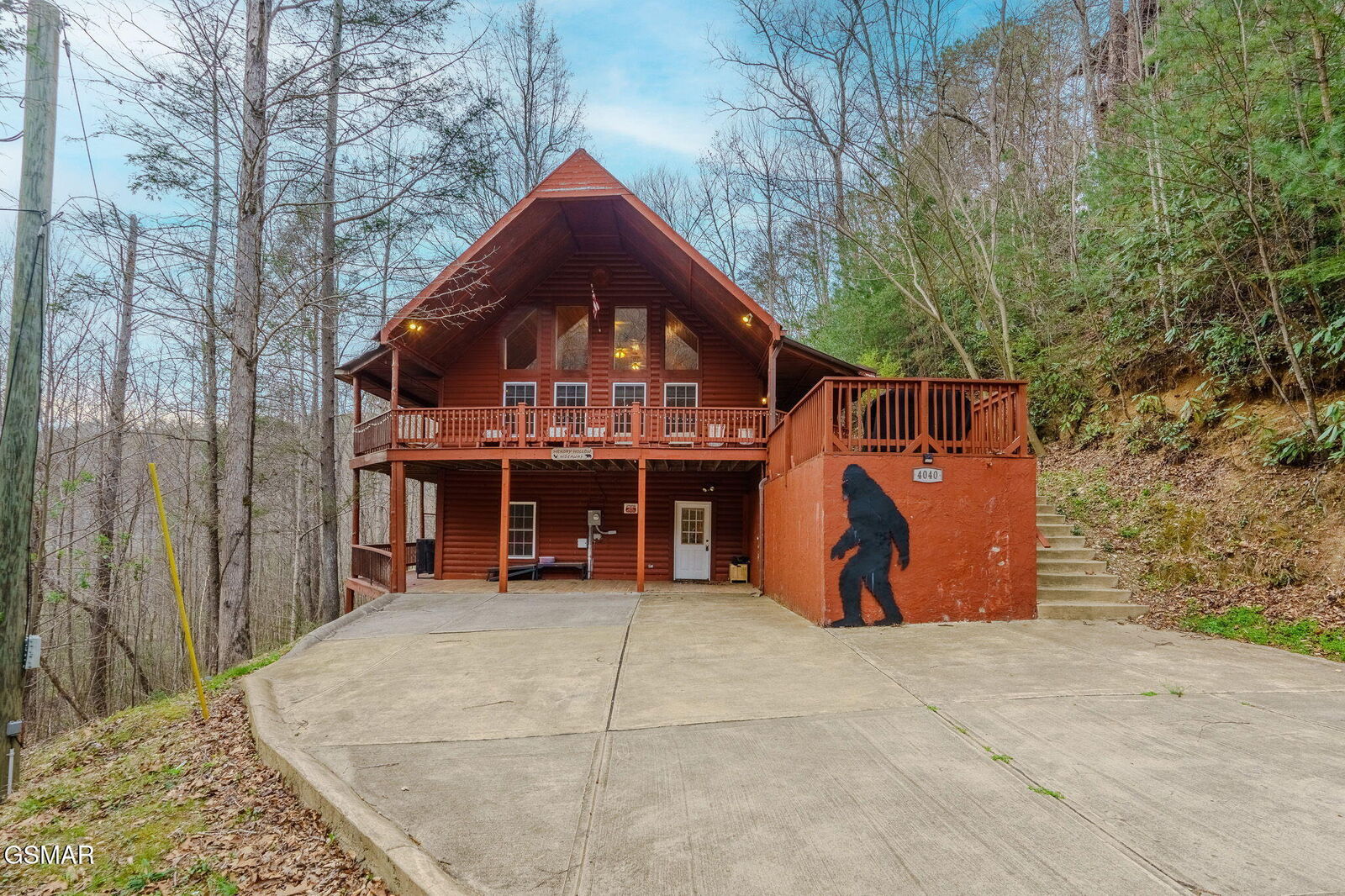 Property Photo: 4040 Hickory Hollow Way TN 37862