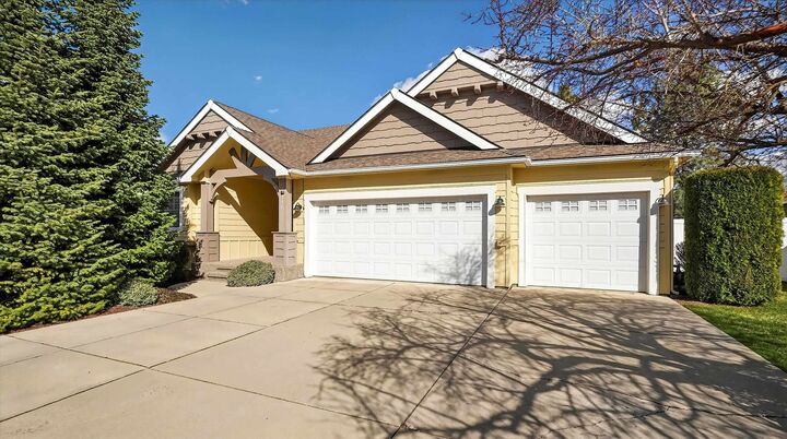 Property Photo: 116 N Helstrom Dr WA 99006