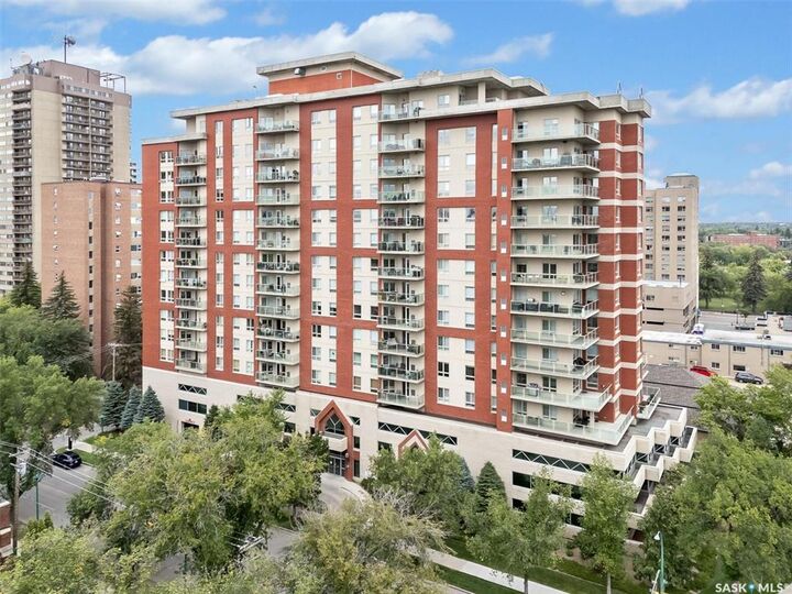 Property Photo: 902 Spadina Crescent E 702 SK S7K 0G8
