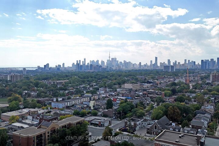 Photo de la propriété:  84 Wiley Avenue  ON M4J 3W6 