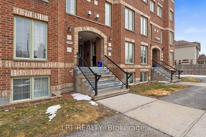 Property Photo:  902 Longfields Drive .  ON K2J 5K6 