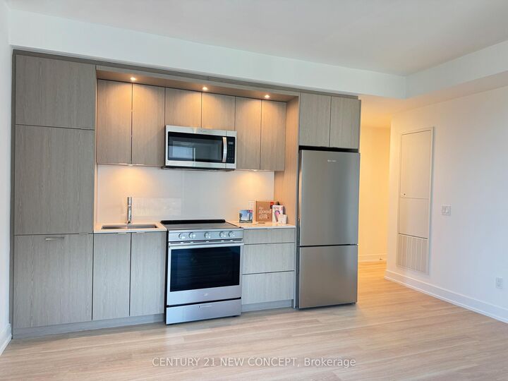 Property Photo:  60 Central Park Roadway N/A 2313  ON M9A 0E6 