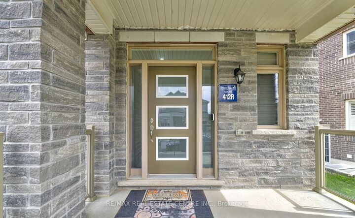 Property Photo: 11 Trailbank Gardens ON L8B 1Z3