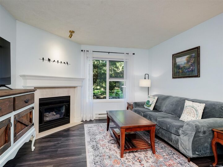 Property Photo:  490 Marsett Pl 203  BC V8Z 7J1 