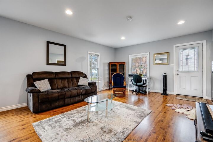 Property Photo:  5 Dufferin Street North  ON N0P 2L0 