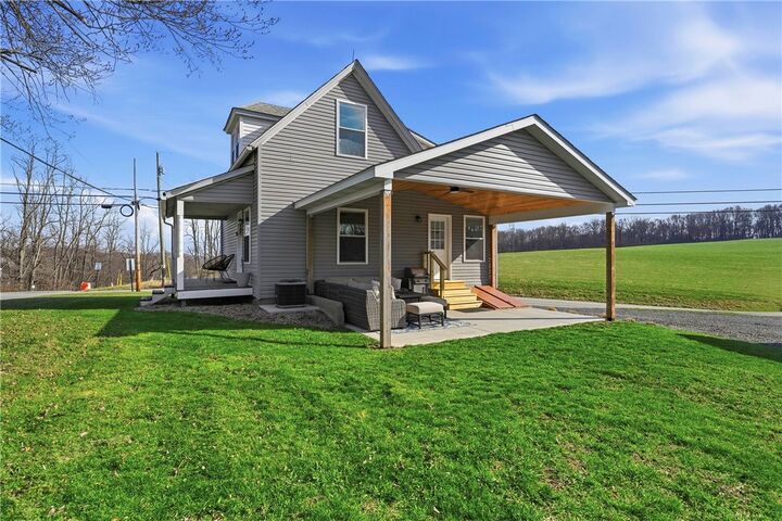 Property Photo: 590 Glenwood Way PA 16001