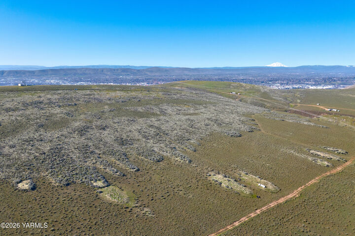 Property Photo: Nka Buds Pl WA 98901