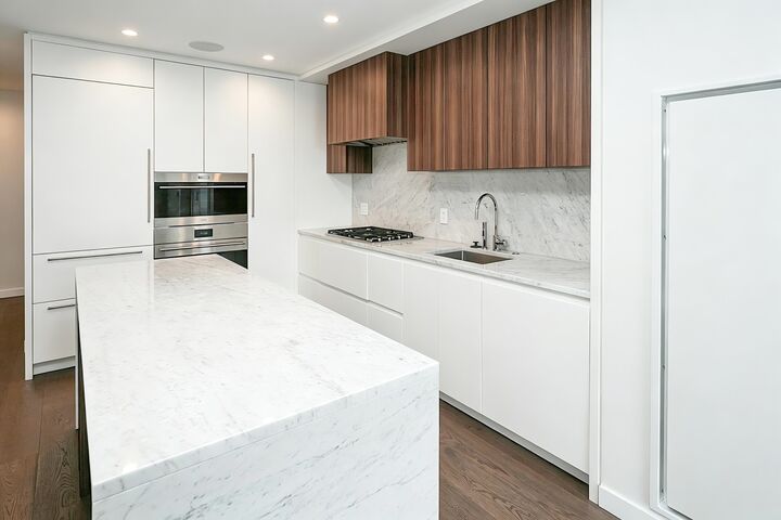 Property Photo: 7418 Paulson Street 1601 BC V6P 0K2