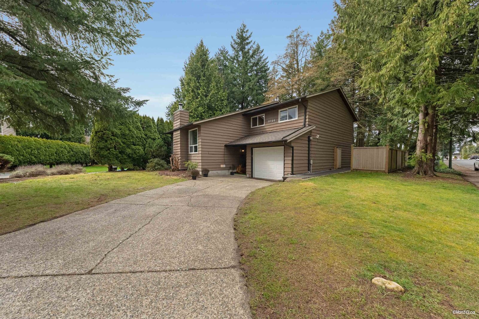 Photo de la propriété:  11766 81A Avenue  BC V4C 2A9 