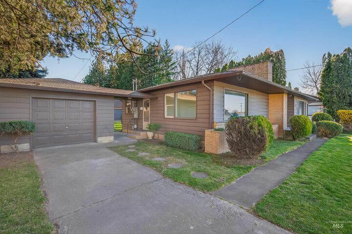 Property Photo: 712 Bryden Ave. ID 83501