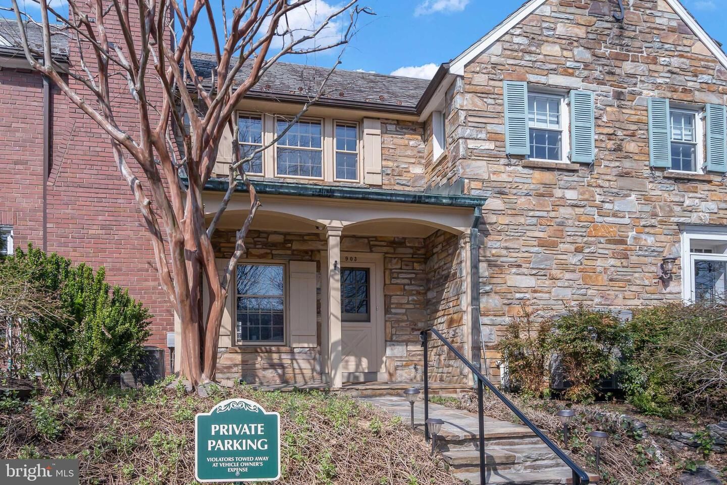 Property Photo: 903 S Saint Asaph Street VA 22314