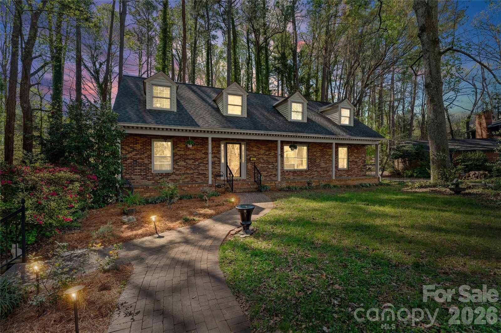 Property Photo: 604 Whittington Place NC 28677