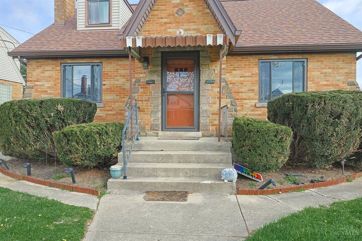Property Photo:  4228 Homelawn Avenue  OH 45211 