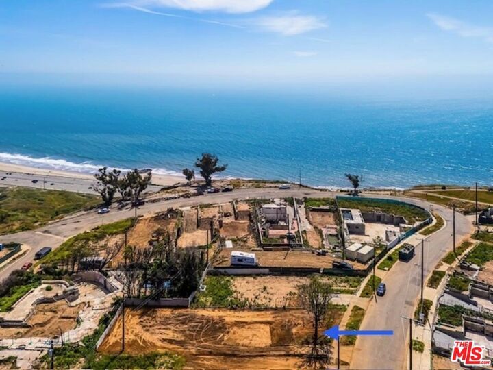 Property Photo: 332 Mount Holyoke Ave CA 90272