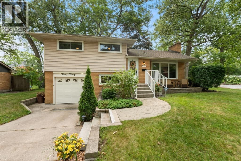 Property Photo:  1220 Ridgewood Drive  ON N7V 3R1 