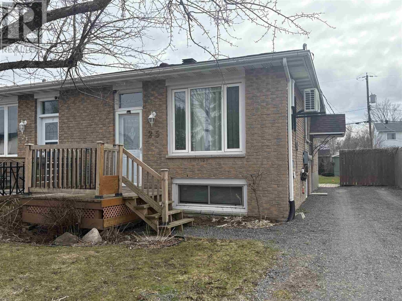 Property Photo:  25 Amherst St  ON P6C 5V5 