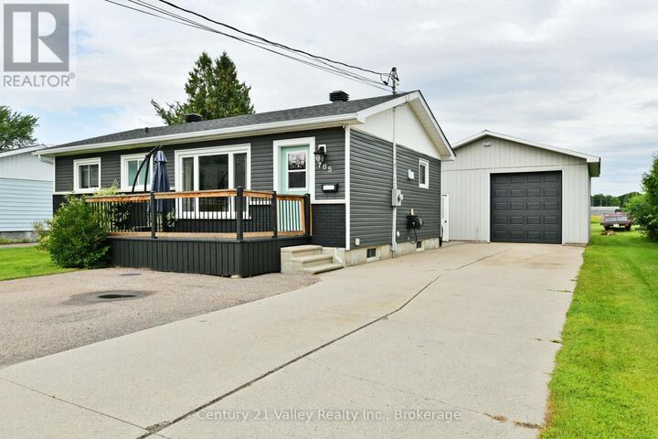 Property Photo:  785 Eighth Street  ON K7V 1B5 