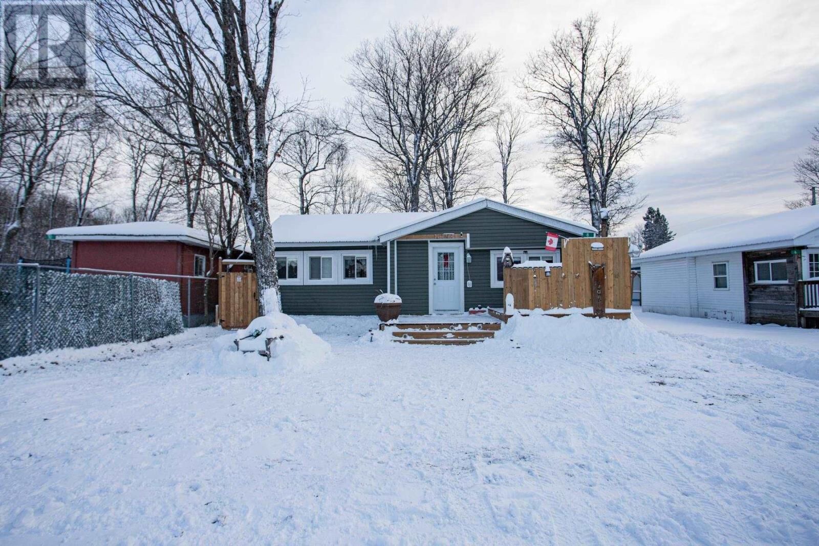 Photo de la propriété:  8 Wildwood Dr  ON P6A 5K7 