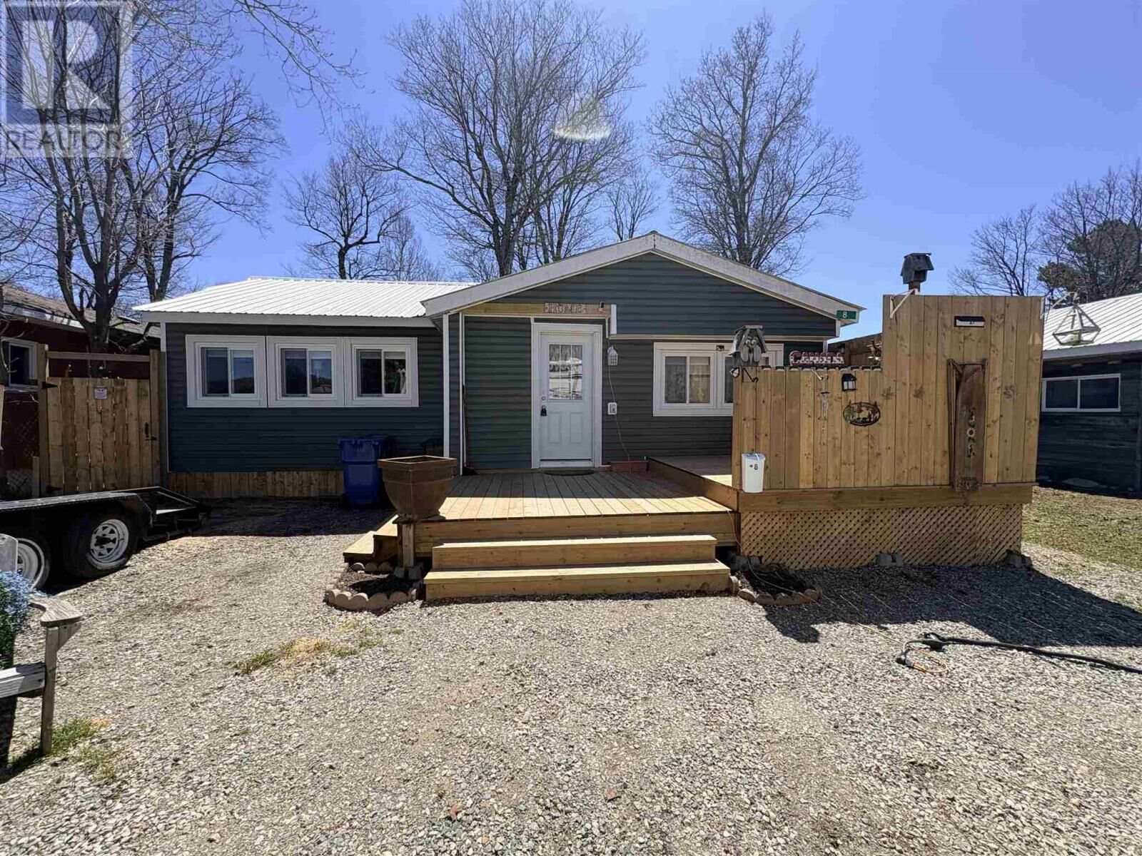 Property Photo:  8 Wildwood Dr  ON P6A 5K7 
