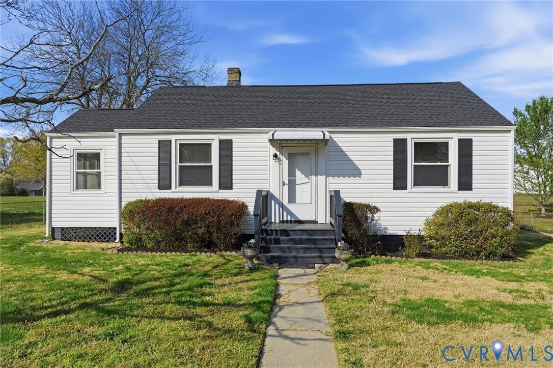 Property Photo: 7349 Roosevelt Avenue VA 23111