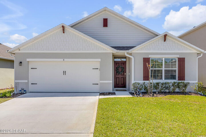 Property Photo: 8 Melogold Drive FL 32174