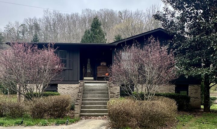 Property Photo:  2732 Ky Rt 1750  KY 41216 