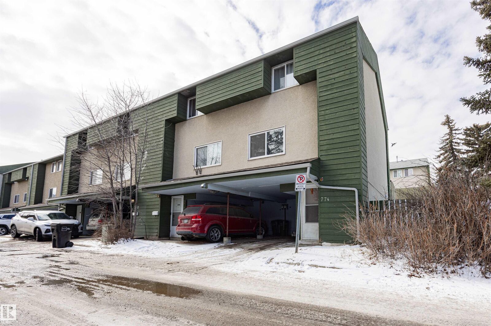 Property Photo:  774 Abbottsfield Road NW  AB T5W 4R4 