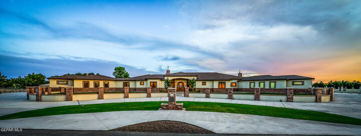 Property Photo:  7 Cielo Del Este  NM 88021 