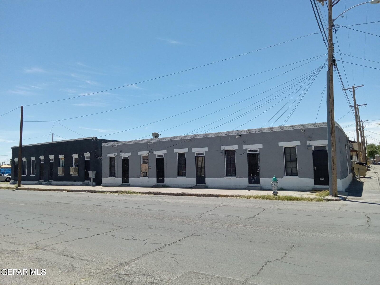 Property Photo: 916 E Seventh Avenue 7 TX 79901