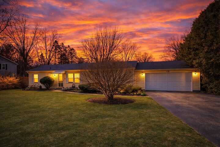 Property Photo: 1392 W 300 IN 46350