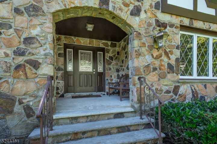 Property Photo:  16 Manor Dr  NJ 07960 