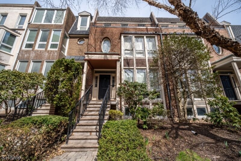 Property Photo:  130 Kensington Dr  NJ 07024 