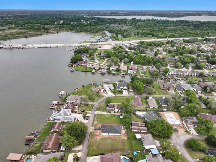 Property Photo:  13413 Bunker Hill Drive  TX 77318 