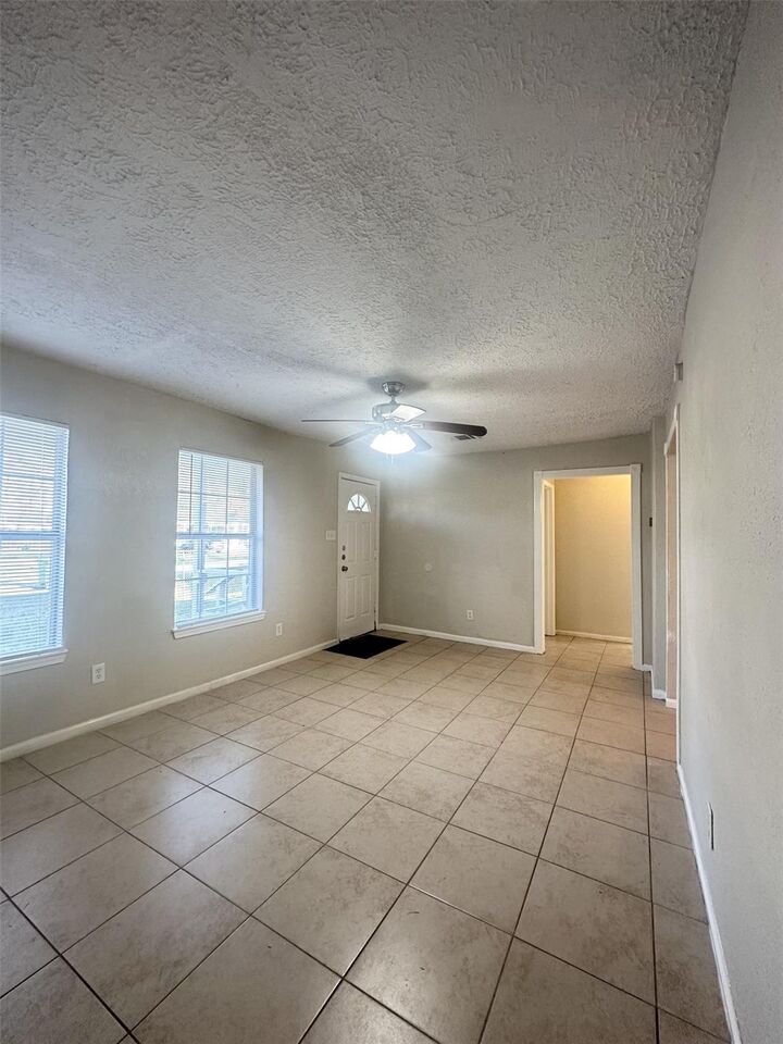 Property Photo: 6713 Greenhurst Street TX 77091