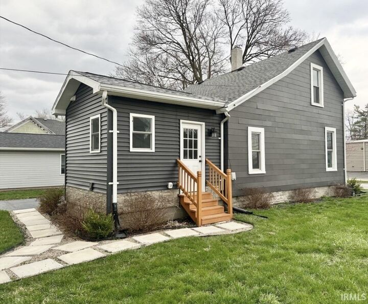 Property Photo: 1411 S Vanburen Street IN 46706